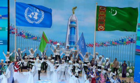 В Ашхабаде наградили деятелей культуры