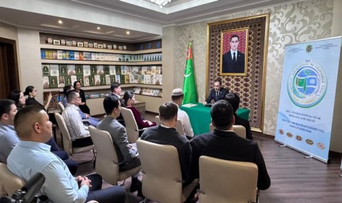 В Посольстве Туркменистана в Кыргызстане состоялась презентация книги о Махтумкули