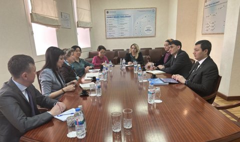 В Минобразования Туркменистана прошла встреча с представителями АБР