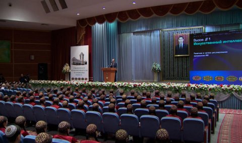 Григоренко провел переговоры по цифровому сотрудничеству в Туркменистане