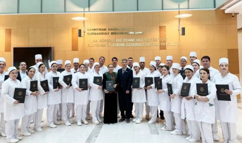 Врачи Туркменистана освоили методы корейской медицины