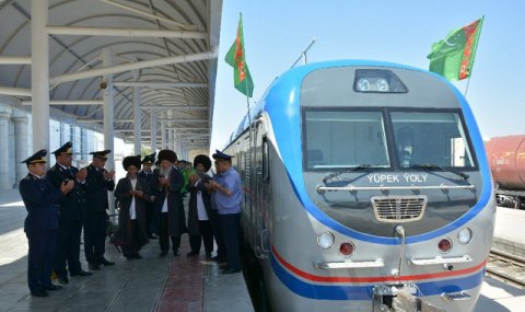 Грузовые локомотивы Туркменистана прошли капремонт в КНР