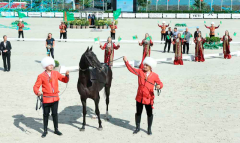 Гурбангулы Бердымухамедов предложил проводить конный чемпионат раз в пять лет