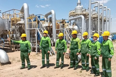 Студенты-нефтяники Туркменистана изучили работу газокомпрессорных установок