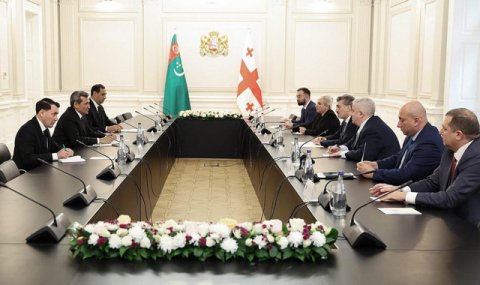 Министр иностранных дел Туркменистана встретился с Президентом Грузии