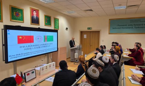 Посольство Китая передало 190 книг и учебных материалов МУГНиР