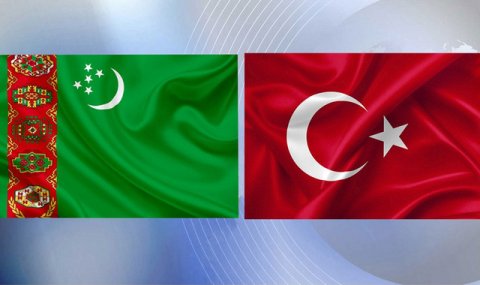 Министры иностранных дел Туркменистана и Турции провели телефонный разговор