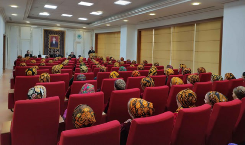 В Министерстве связи Туркменистана состоялось совещание о роли Халк Маслахаты