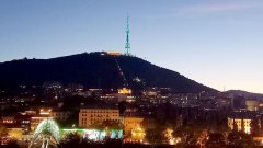 Башня в Тбилиси засияла цветами флага Туркменистана