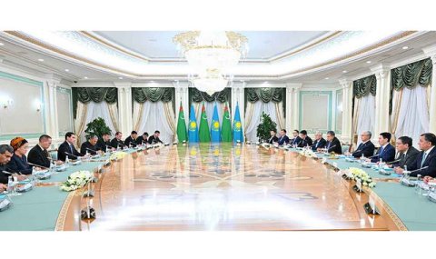 Ашхабад и Астана обсудили развитие двусторонних отношений