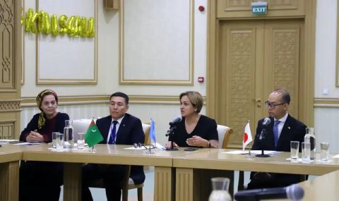 В Ашхабаде состоялся семинар под названием «Молодежь и мир»